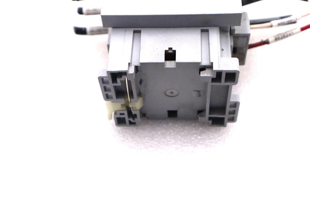 Used NEW ALLEN BRADLEY 100-S SERIES B 100-C43 SAFETY CONTACTOR #L-679