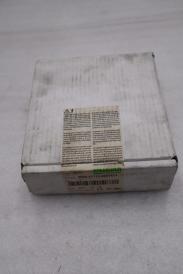Used NEW OPEN BOX Murr Elektronik Switch Mode Power Supply 9000-11112-0921111 --GF46A