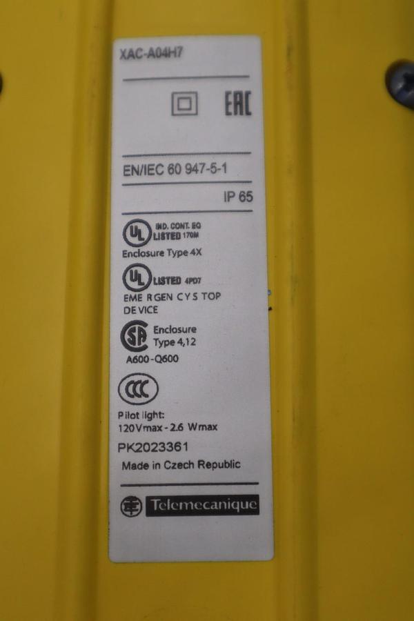 NEW SCHNEIDER XACA481 Pendant Control Stations Crane Switch Stock 6054