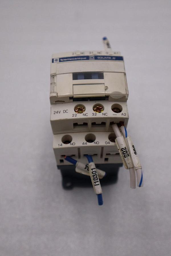 Used Schneider Electric JIS C8201-5-1 Contactor STOCK H1544A