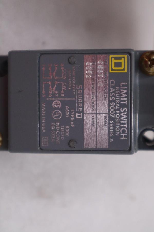Used NEW OPEN BOX Square D 9007C68T10 Limit Switch STOCK GF738A