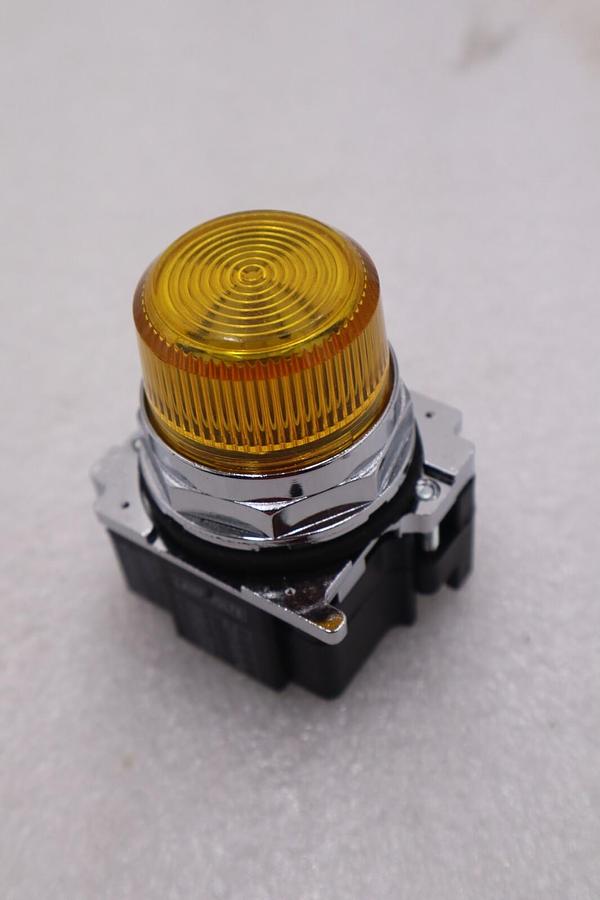 Used Eaton 10250T206NC3N INDICATING LIGHT HEAVY-DUTY PUSHBUTTONS STOCK L-250A