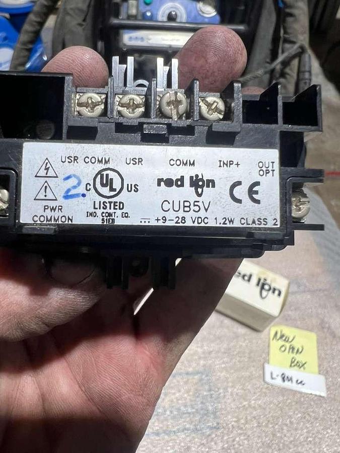 Used NEW OPEN BOX RED LION CONTROLS CUB5VB00 VOLTAGE METER STK L801CC