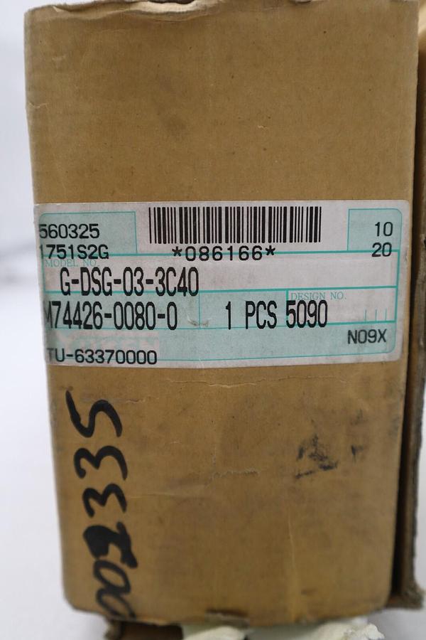Used NEW Yuken D-DSG-03-3C40-5090 Hydraulic Solenoid Valve STOCK 2556-C