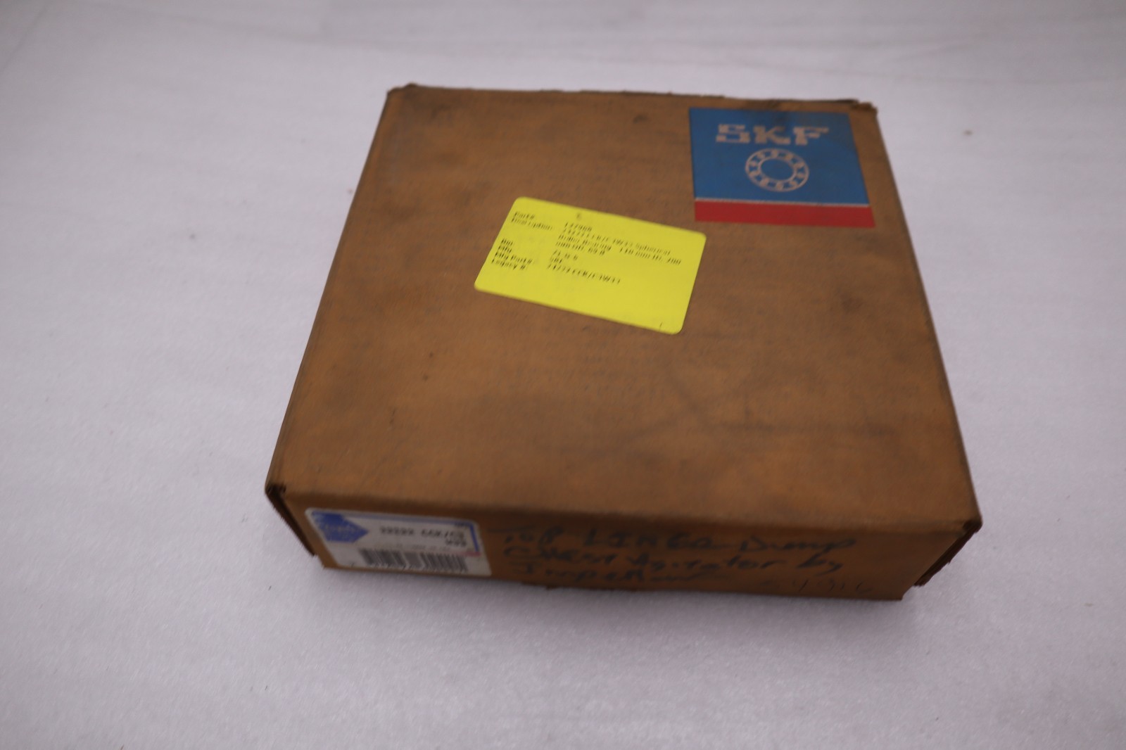 NEW SKF 22222 CCK/C3W33 Spherical Roller Bearing STOCK K-3233CC