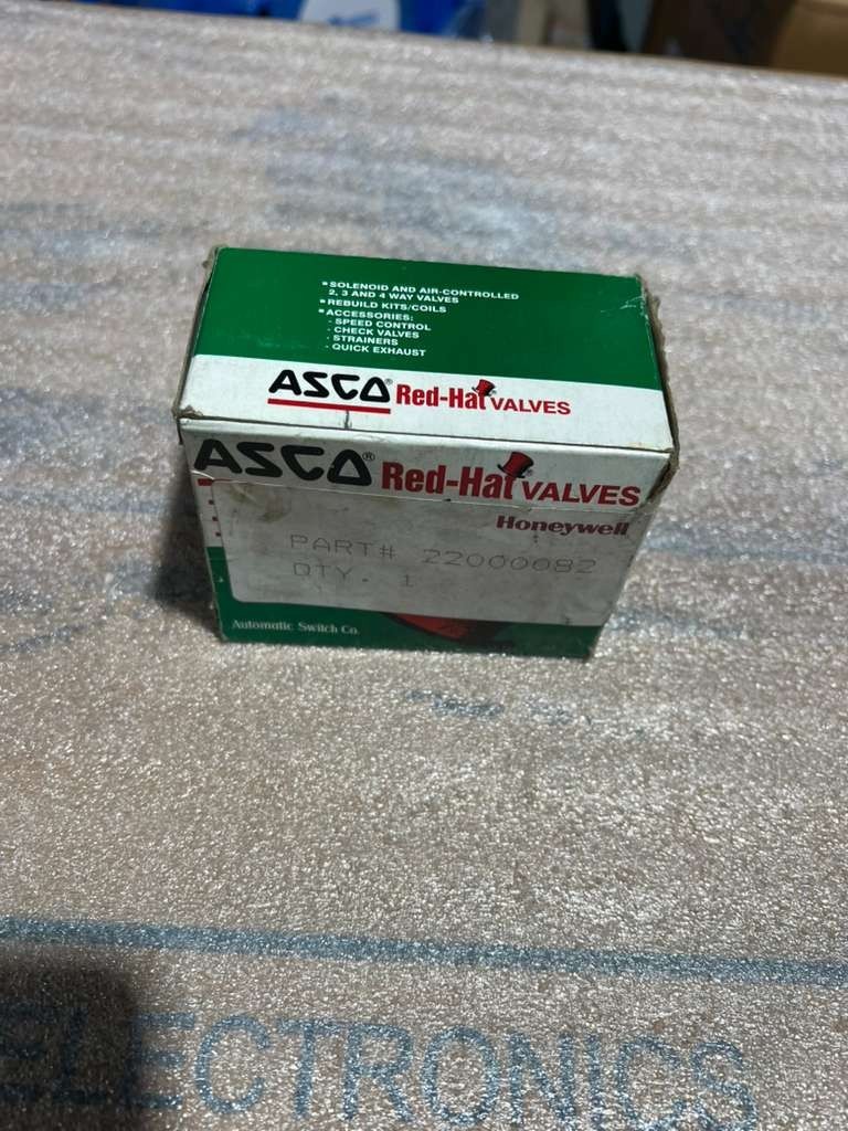 Used NEW OPEN BOX ASCO SOLENOID VALVE 1/4" PIPE USX8262D2212341 STK K739CC