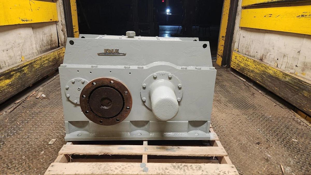 Used FALK ENCLOSED GEAR DRIVE SPEED REDUCER 3.650 RATIO 2090Y1-LR