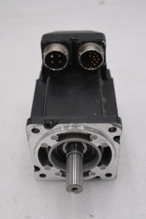 Used Allen Bradley MPL-B310P-MJ22AA Servo Motor 5000 Rpm 460 Volts STOCK 529-B
