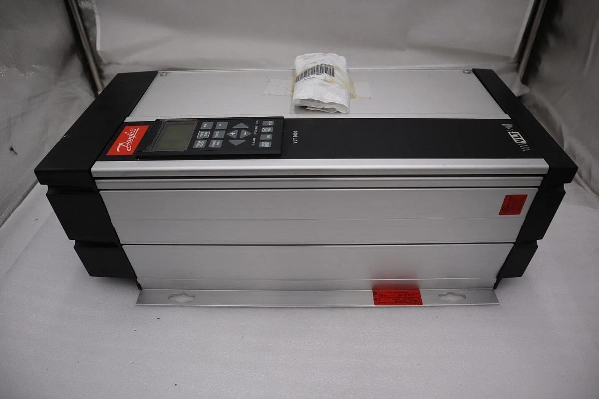 Used NEW DANFOSS VLT5006 PT5C54STR3DLF00A00C0 175Z0293 VARIABLE SPEED DRIVE #H1106