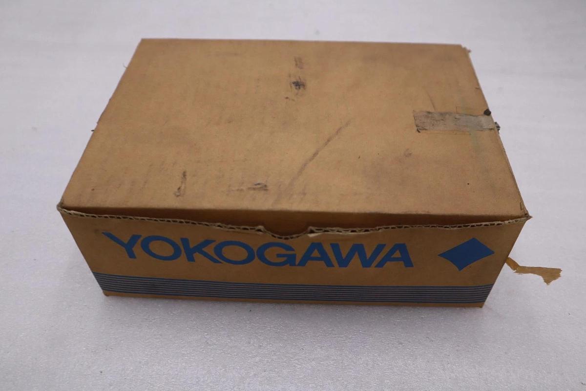 Yokogawa UT320-00 S4 Digital Temperature Indicating Controller STOCK 1396CC