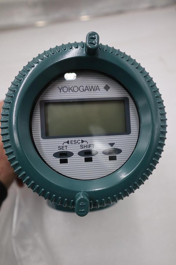 Used NEW YOKOGAWA AXFA14C-E2-21/FF1/SCT ADMAG AXF MAGNETIC FLOWMETER STOCK G112