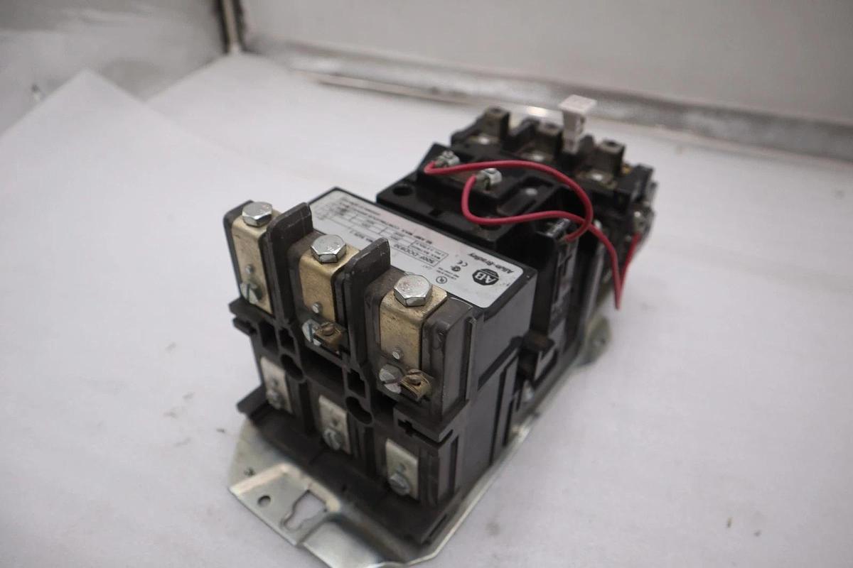 Used AB ALLEN BRADLEY 500F-DOD930 SER. A 120V CONTACTOR STK CC190
