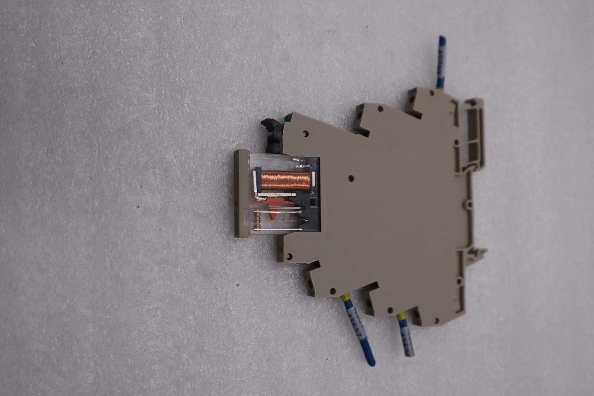 Used LOT OF 4        OMRON G2RV-SL700-24VDC RELAY STOCK H1668A