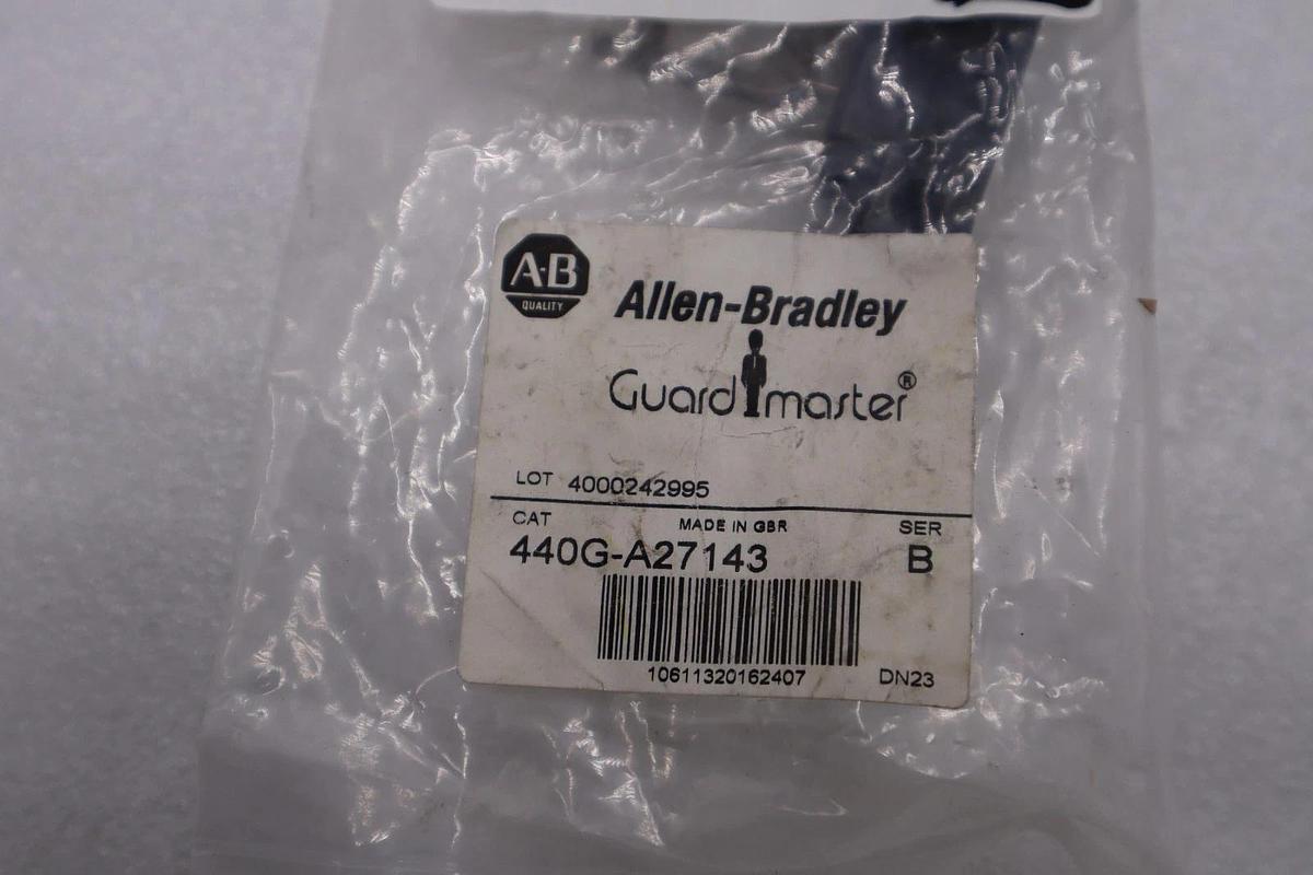 Used NEW 440G-A27143 Allen-Bradley 440GA27143 Guardmaster Safety Switch AB STK H1532A