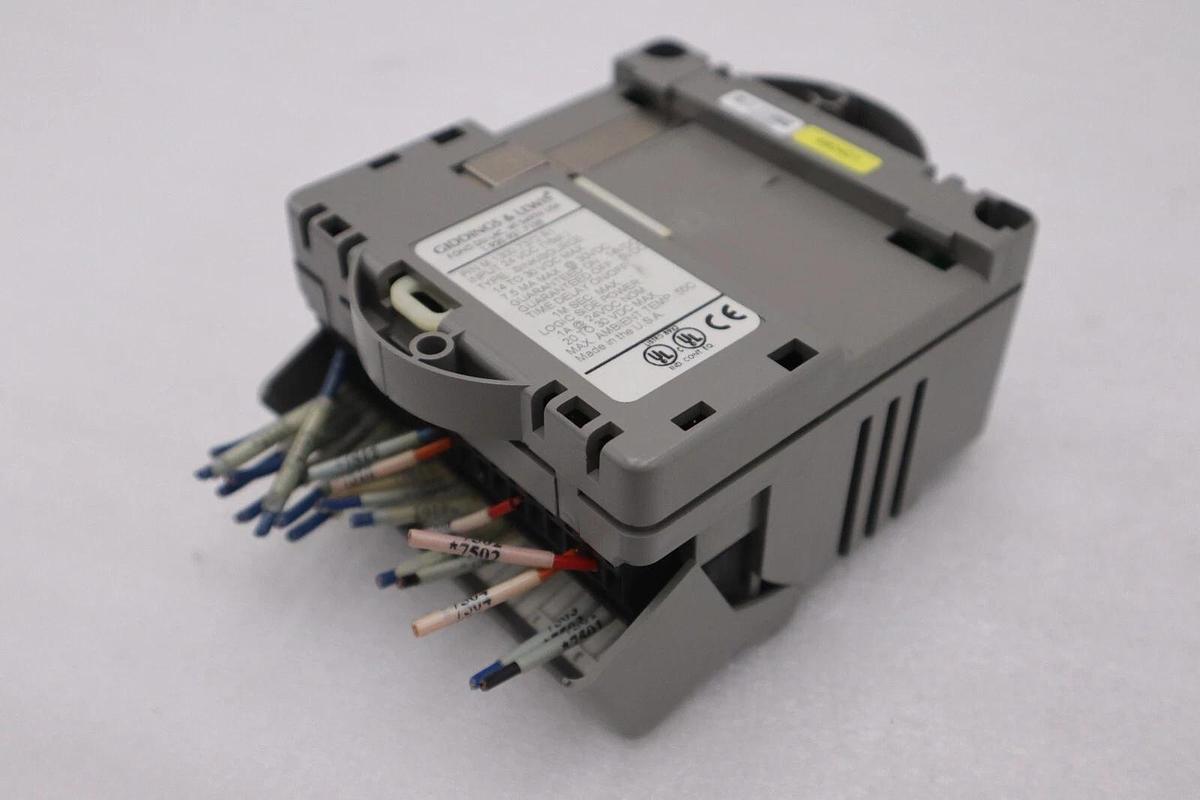 Used GIDDINGS & LEWIS M.1300.7372 R1 Input Module 24VDC SINK/SOURCE STOCK 634-D