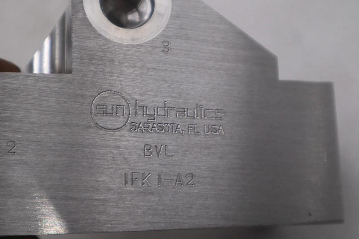 Used Sun Hydraulics BVL Line Mount Manifold - NEW - STOCK GF798