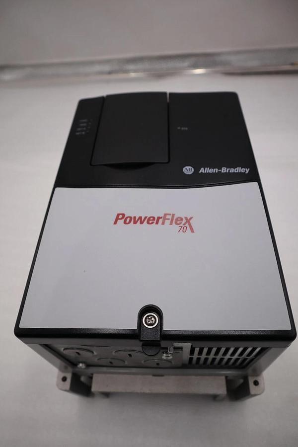 Allen Bradley 20AD014A0AYNANC0 Powerflex 70 AC Drive Normal Duty 10HP STK 5544