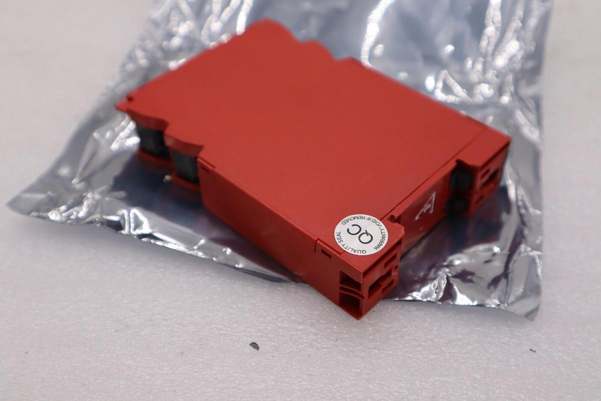 Used Allen-Bradley 440R-N23116 Guardmaster Minotaur Safety Relay MSR126T NEW #H546A