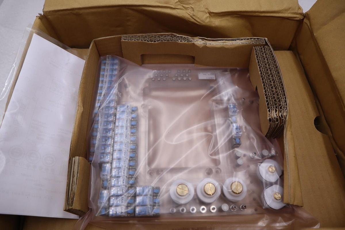 NEW SMC AXTM0291-A Manifold STOCK S-318