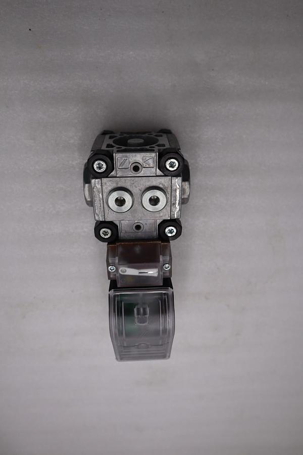 Kromschroder VAS115R/NQSR GAS SOLENOID VALVE 88000100 NEW NO BOX STOCK H1114