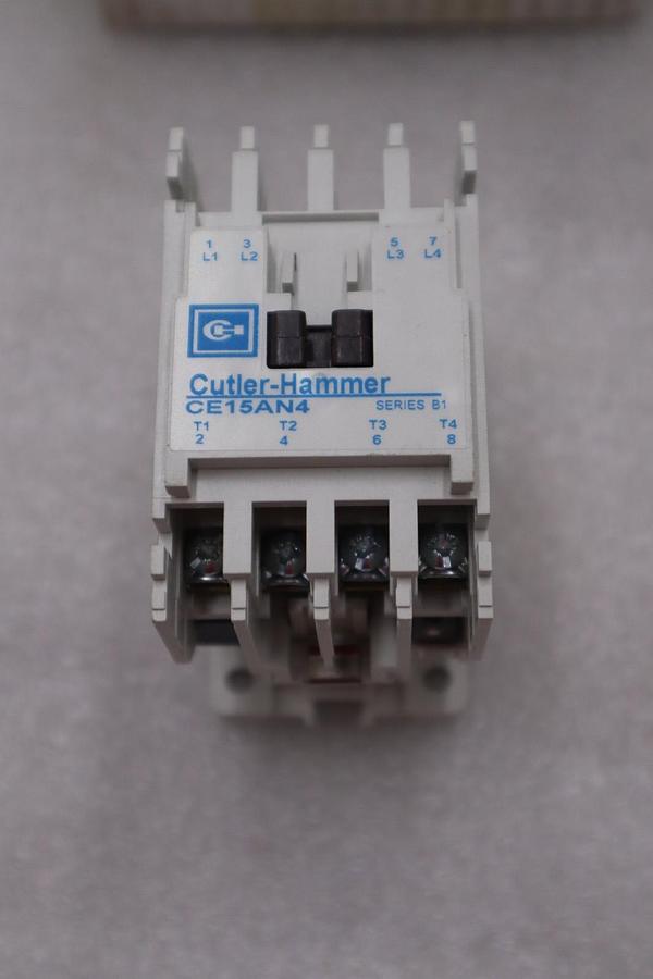 Used EATON CE15AN4AB CONTACTOR STOCK #L-302A