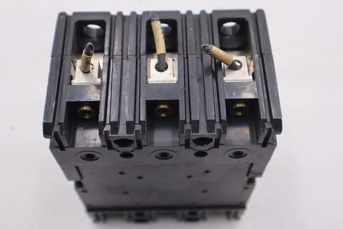 Used THERMAL MAGNETIC CIRCUIT BREAKER FAL36015 SERIES 2 15AMP SQUARE D #L-502