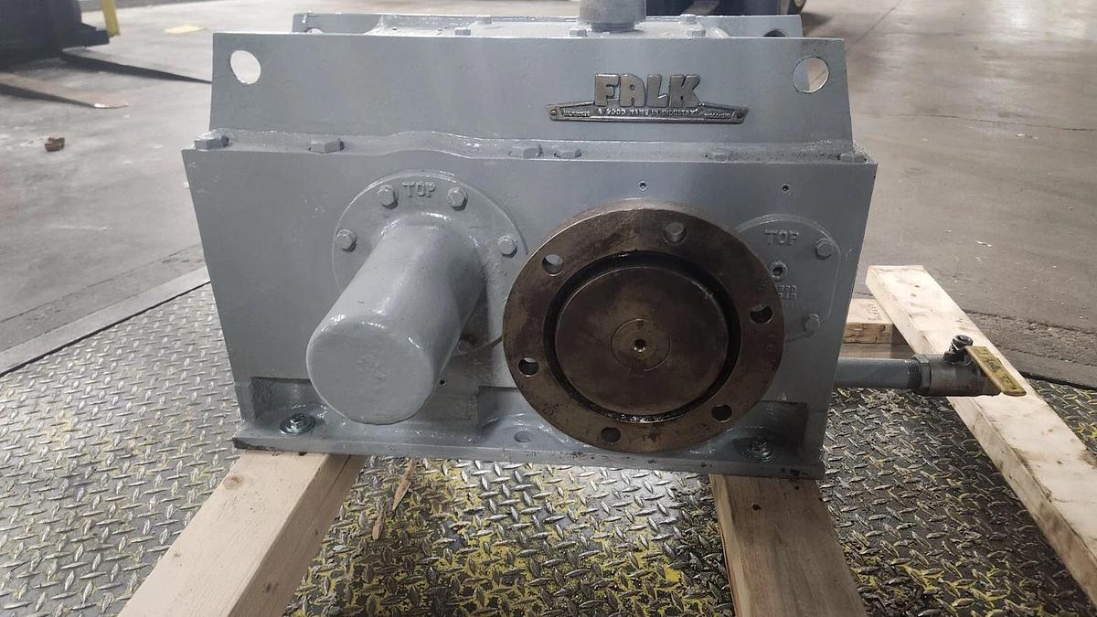 Used FALK ENCLOSED GEAR DRIVE SPEED REDUCER 3.44 RATIO 2050Y1-LD