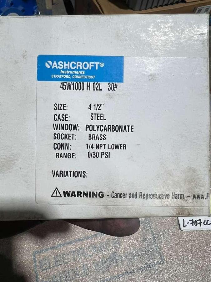 Used ASHCROFT 45W1000H02L-30 / 0-30 PSI PRESSURE GAUGE  4.5” FACE /1/4 NPT STK L707CC
