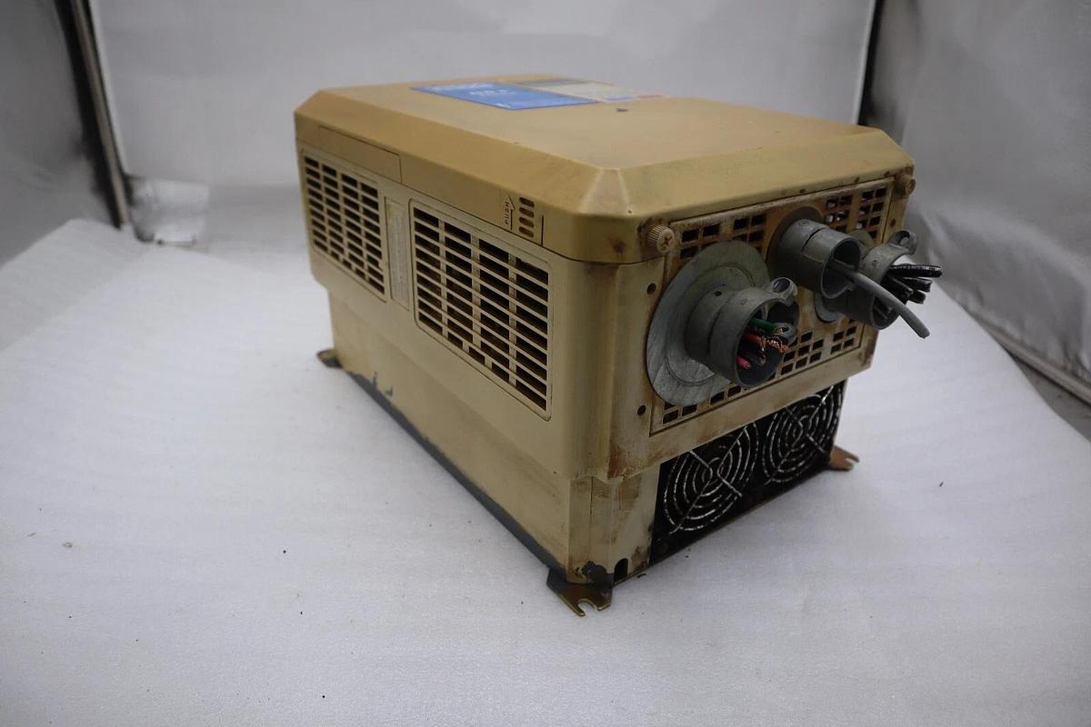 Used OMRON G5+ CIMR-G5U2011 200-230V 3 PHASE VARIABLE FREQUENCY AC DRIVE STOCK 3412-D