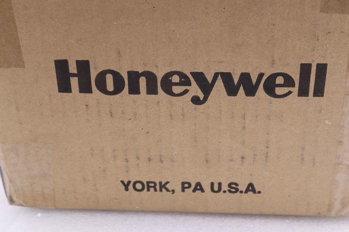 NEW HONEYWELL DC3200-AA-000R-140-00000-E0-0 UDC3200 CONTROLLER STOCK 2200