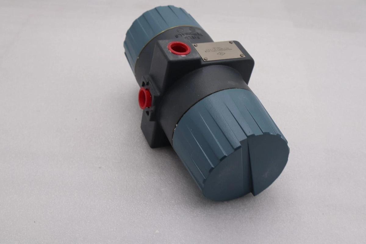 Used NEW Foxboro 870CC-07-N Electronic Transmitter STOCK 2197