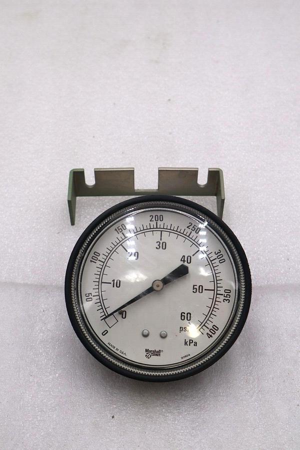 Used MARSHALLTOWN GAUGE 3 1/2" 60PSI GAUGE #L-802