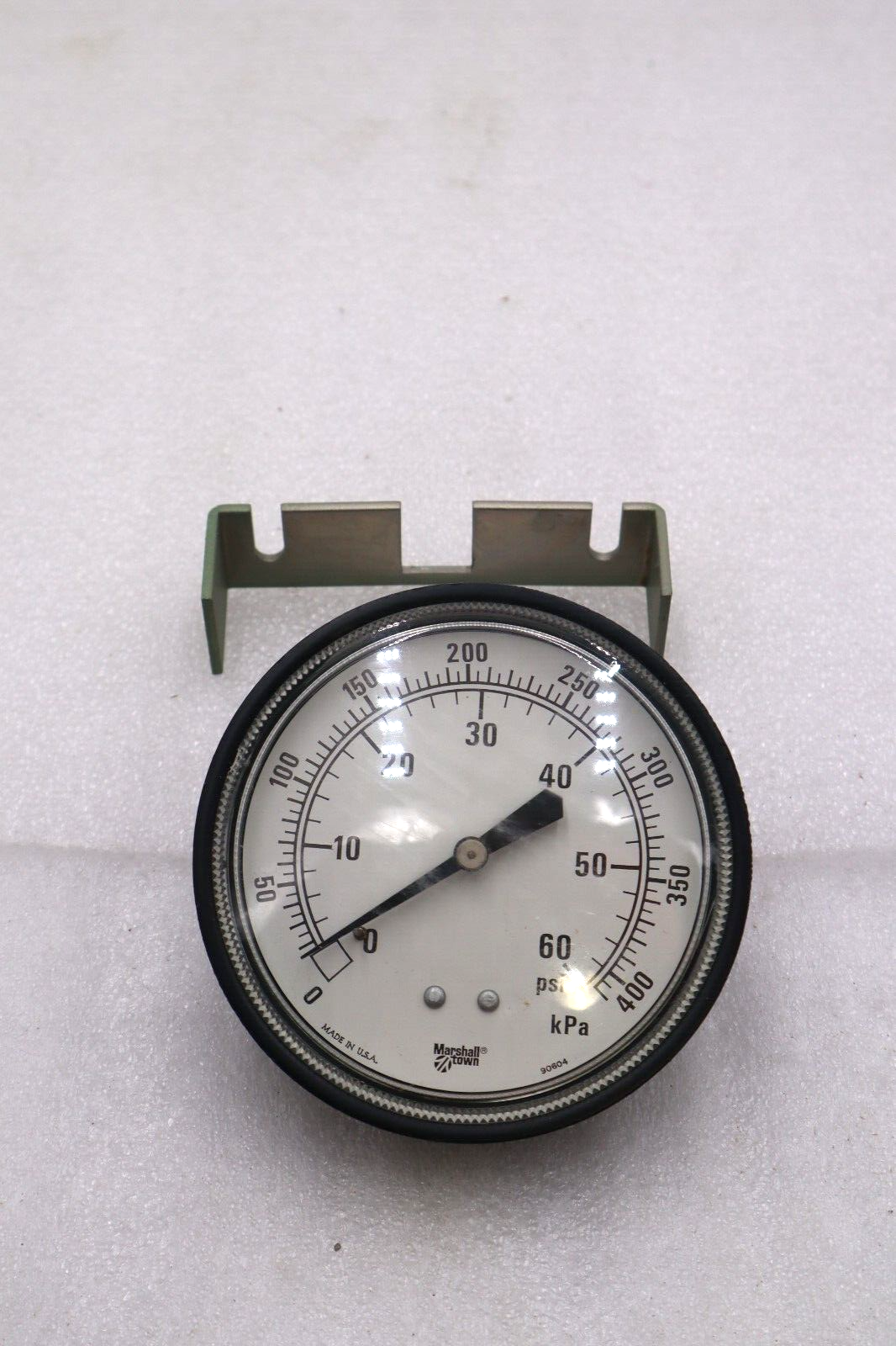 Used MARSHALLTOWN GAUGE 3 1/2" 60PSI GAUGE #L-802