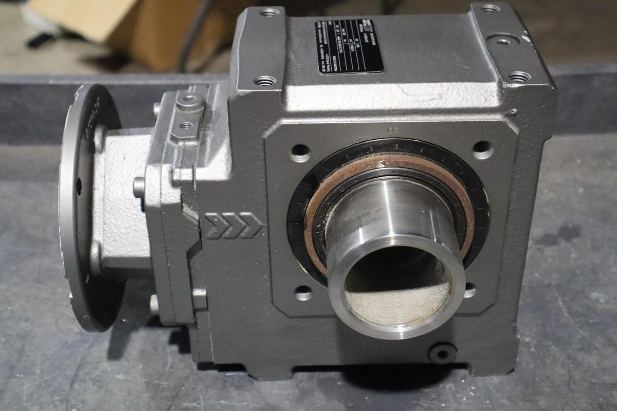 Used NEW OPEN BOX Watt Drive SUA507BNA56 Right Angle Reducer 120.11 STOCK S-292