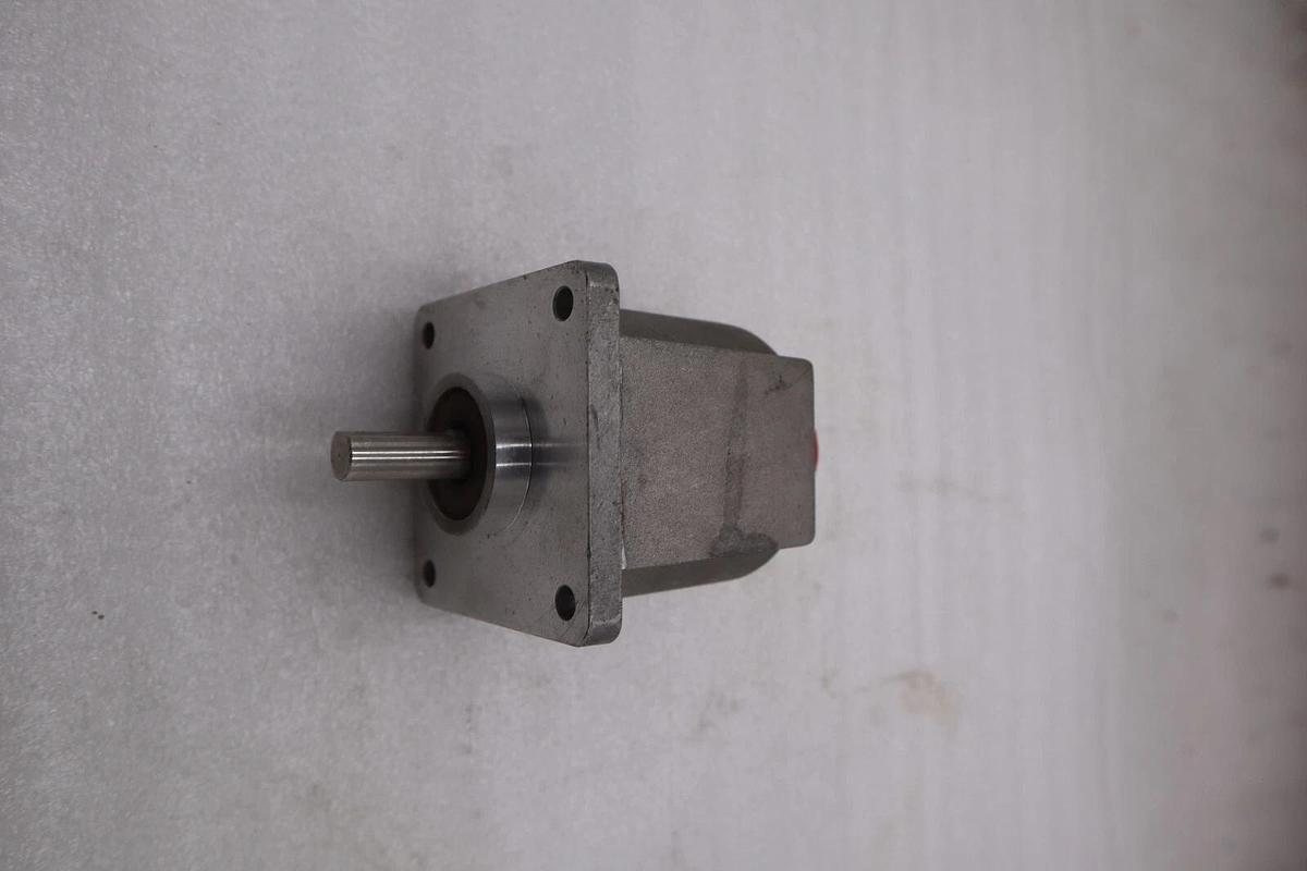 DYNAPAR 62550000000 FLANGE MOUNT ENCODER 3/8 DIA SHAFT STOCK K-3678