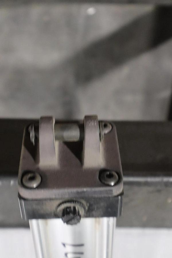 Used PARKER 1P4MA0015582 4MA SERIES TIE ROD PNEUMATIC CYLINDER STOCK H1897