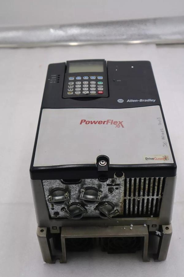 Used Allen-Bradley PowerFlex 70 20AB015A3AYNANG0 MFG. 2013 AC Drive STOCK 2442