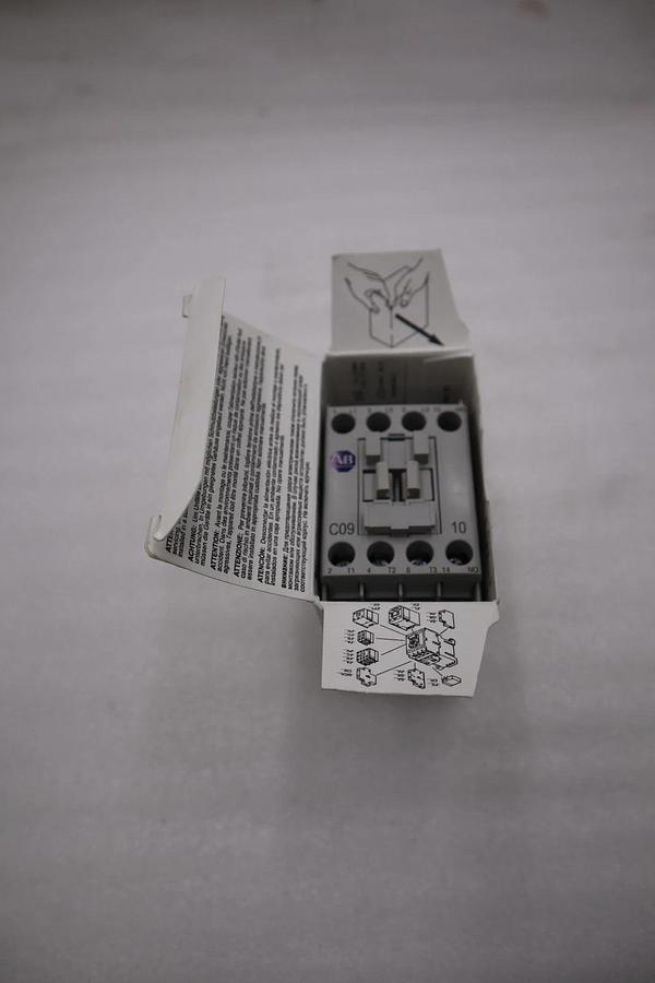 NEW ALLEN BRADLEY 100-C09KD10 /A CONTACTOR 110V 50/60HZ STOCK H679A