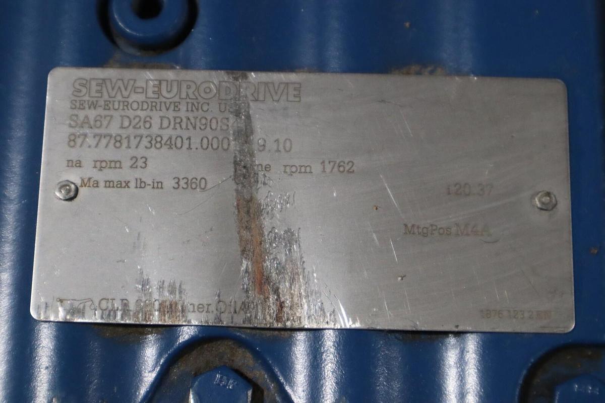 Used SEW EURODRIVE SA67 D26 DRN90S4/ SA67D26DRN90S4 GEARMOTOR-SURPLUS NEVER USED HS26