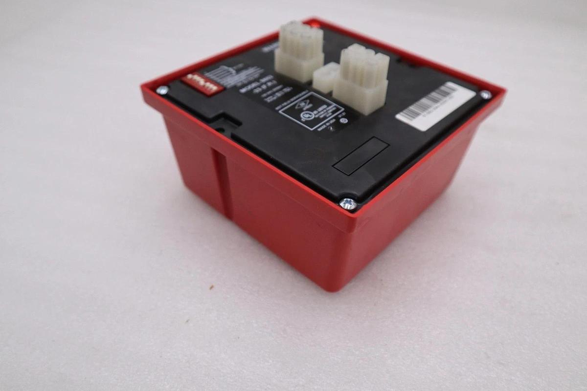 Used NEW Fireye SB560233AA Flame Rod 120VAC 5/10TFI No Purge STOCK H733A