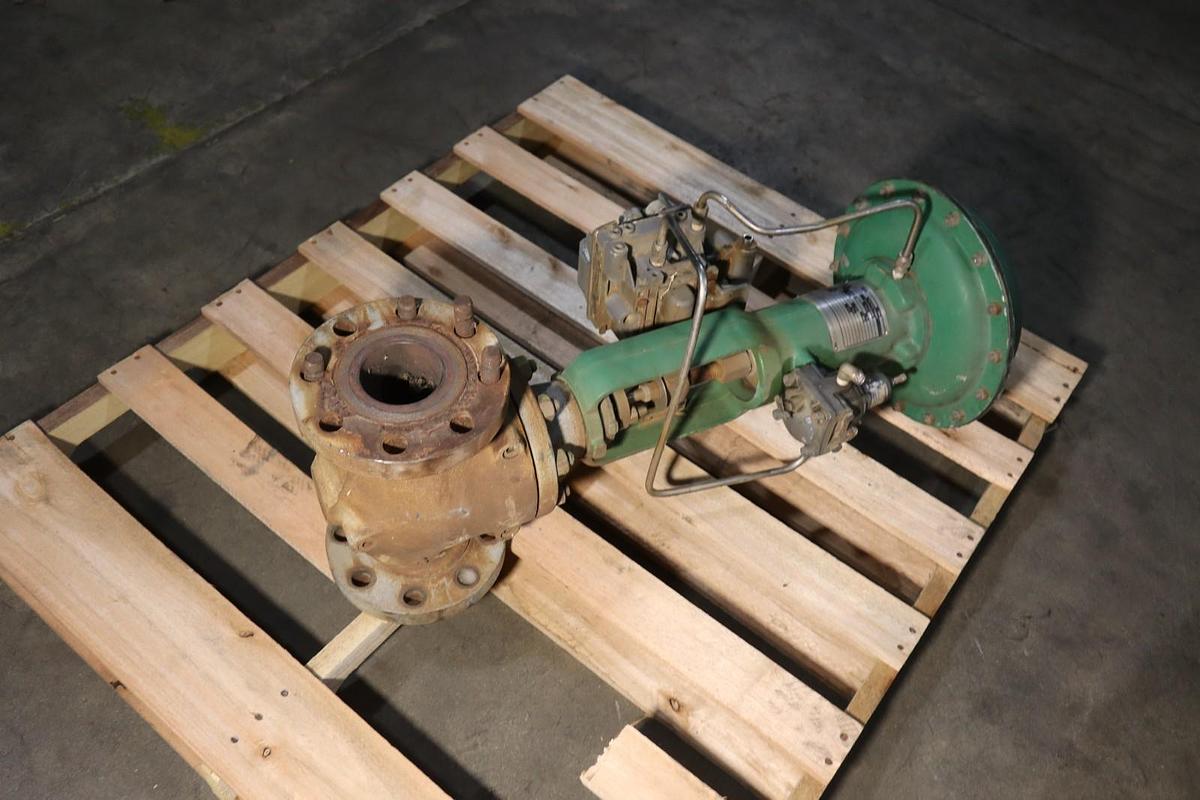 Used Fisher Control Valve Size 40 With Type EZ Pneumatic Actuator