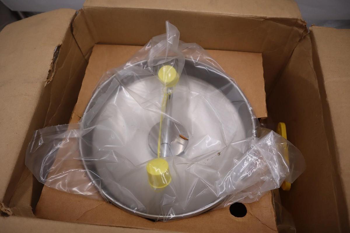 Bradley S19-220BGR Wall Mount Eye Wash W/ Dust Cover 4T009A - STOCK GF1359