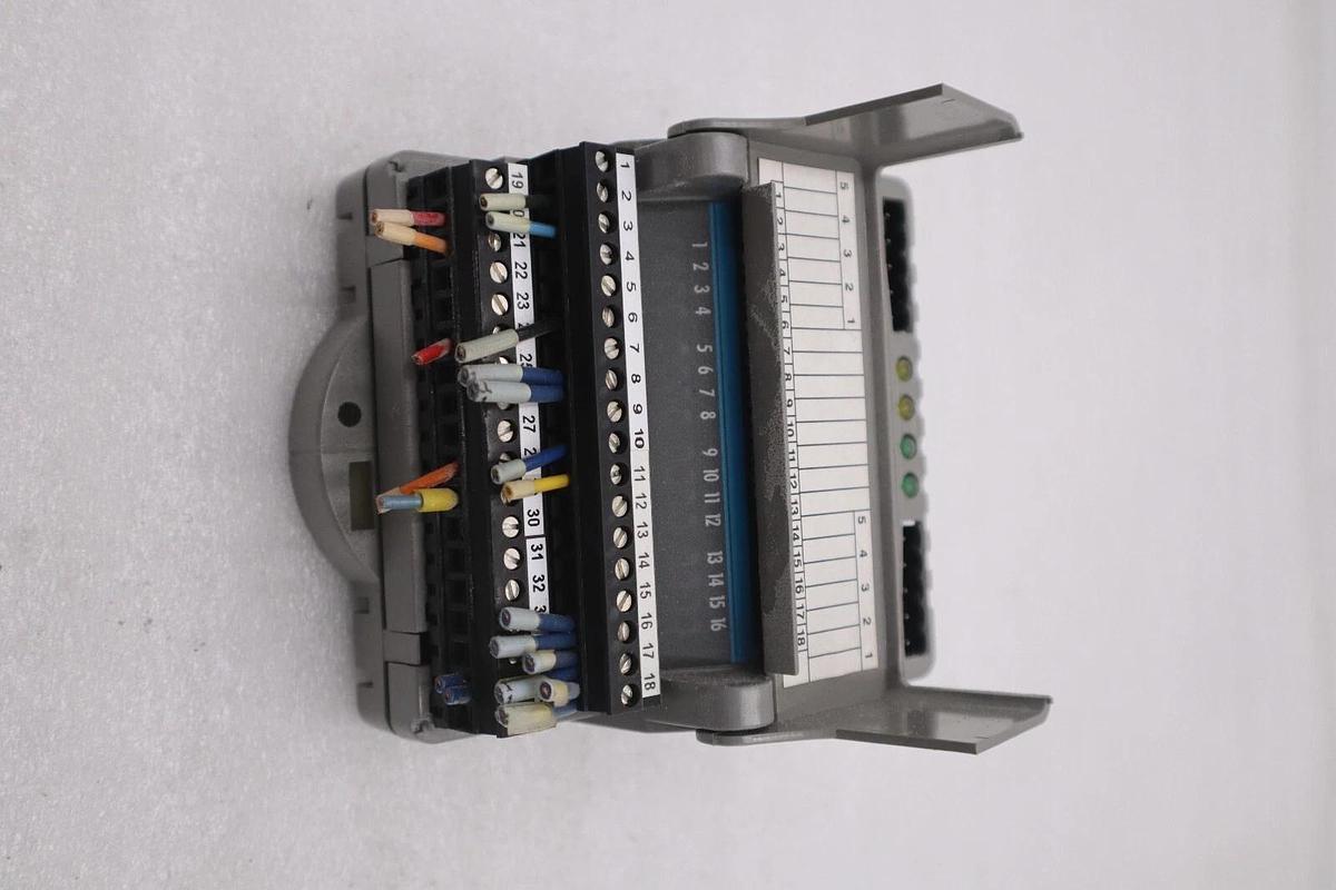 Used GIDDINGS & LEWIS M.1300.7372 R1 Input Module 24VDC SINK/SOURCE STOCK 643-D