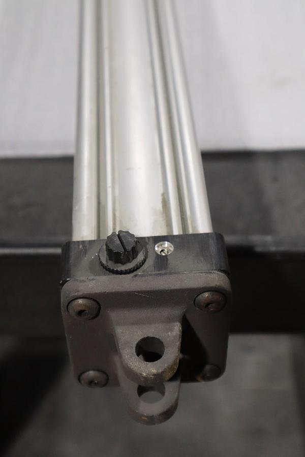 PARKER 1P4MA0037801 ROUND BODY PNEUMATIC CYLINDER STOCK H1894