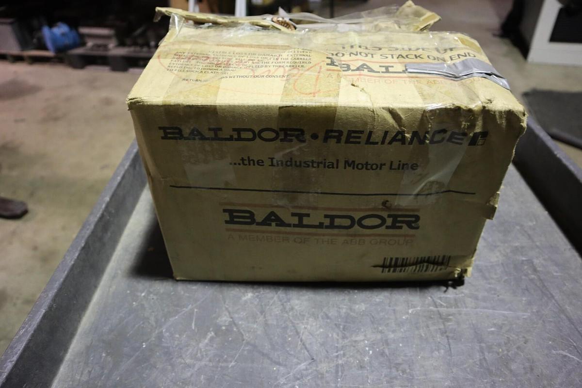 Used NEW OPEN BOX BALDOR KM3003 34-274-895 230/460V 1.3/.65A MOTOR STOCK S-73