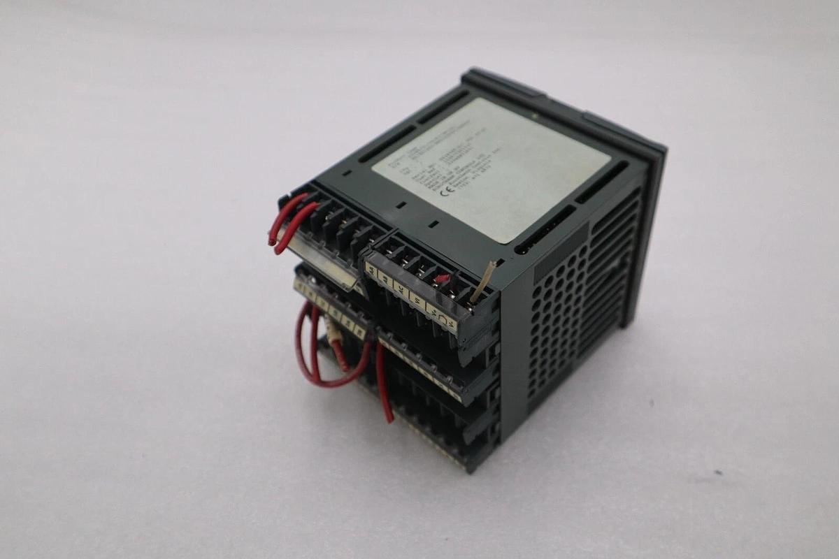 Used EUROTHERM 2204E TEMPERATURE CONTROLLER 2204E/VC/VH/RU/RW/XX/XX... STOCK K-392-D