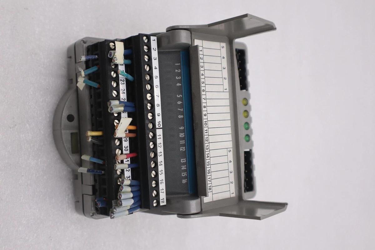 Used GIDDINGS & LEWIS M.1300.7372 R1 Input Module 24VDC SINK/SOURCE STOCK 646-D