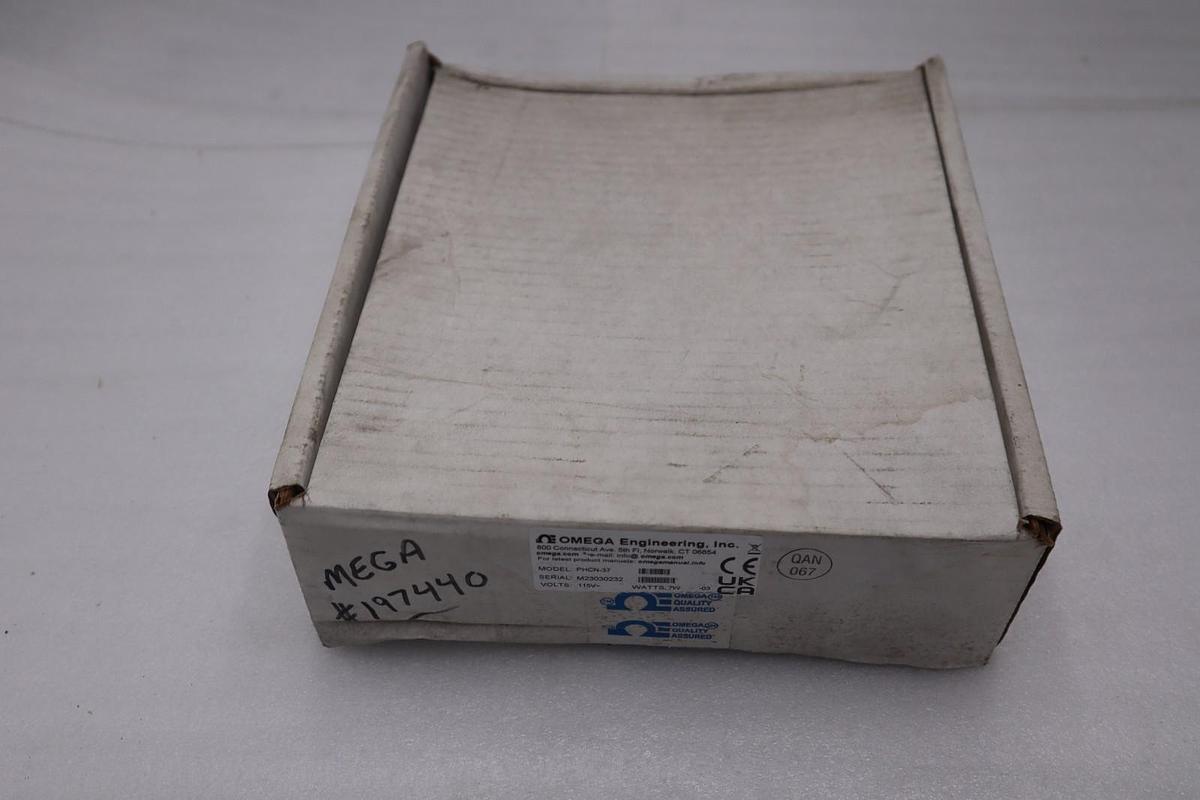 Omega PHCN-37-03 pH Controller 115V 7watt - NEW IN BOX - STOCK GF1236