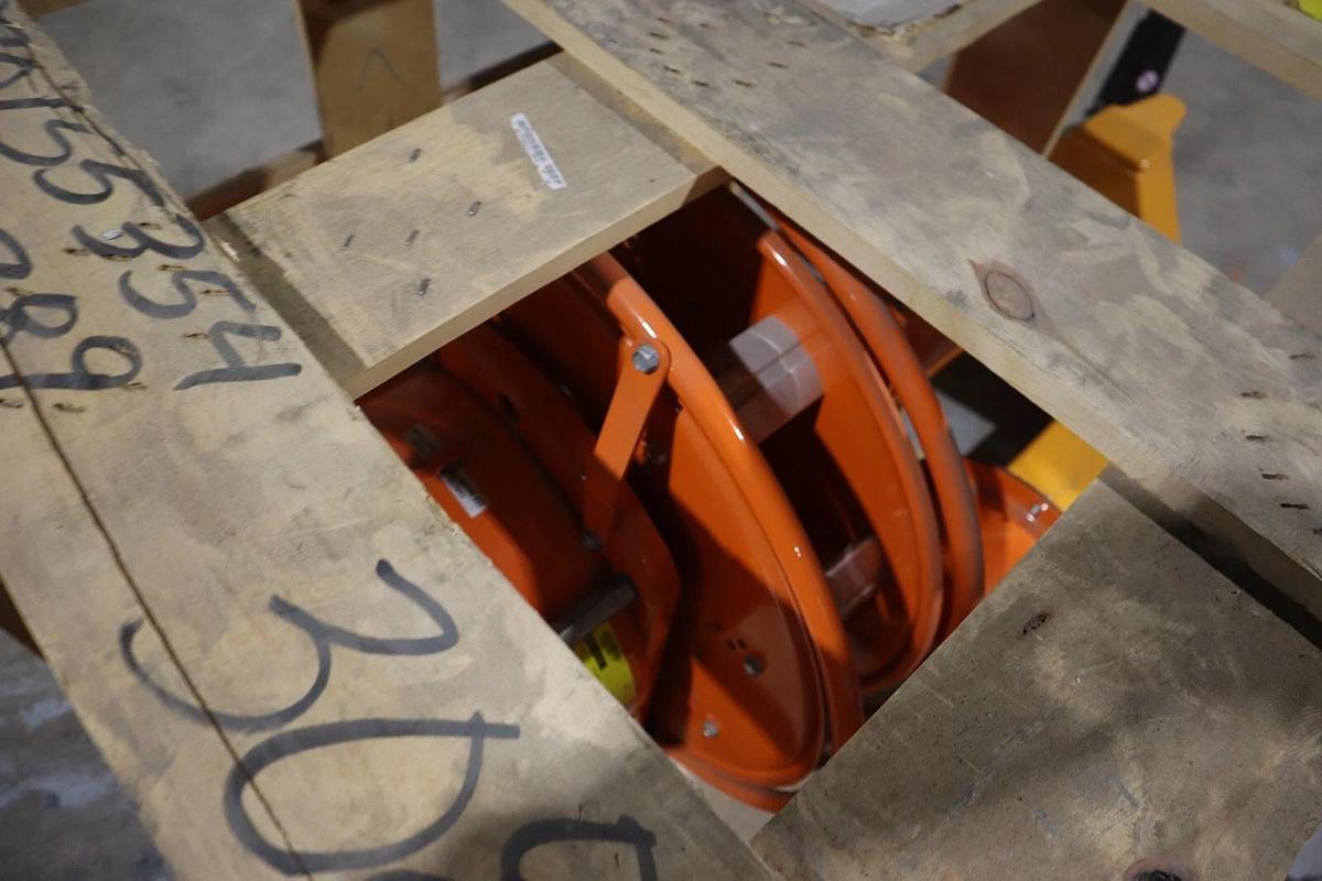 Used NEW GLEASON REEL MMD241001  HEAVY DUTY ELECTRIC CABLE REELS STOCK S-652