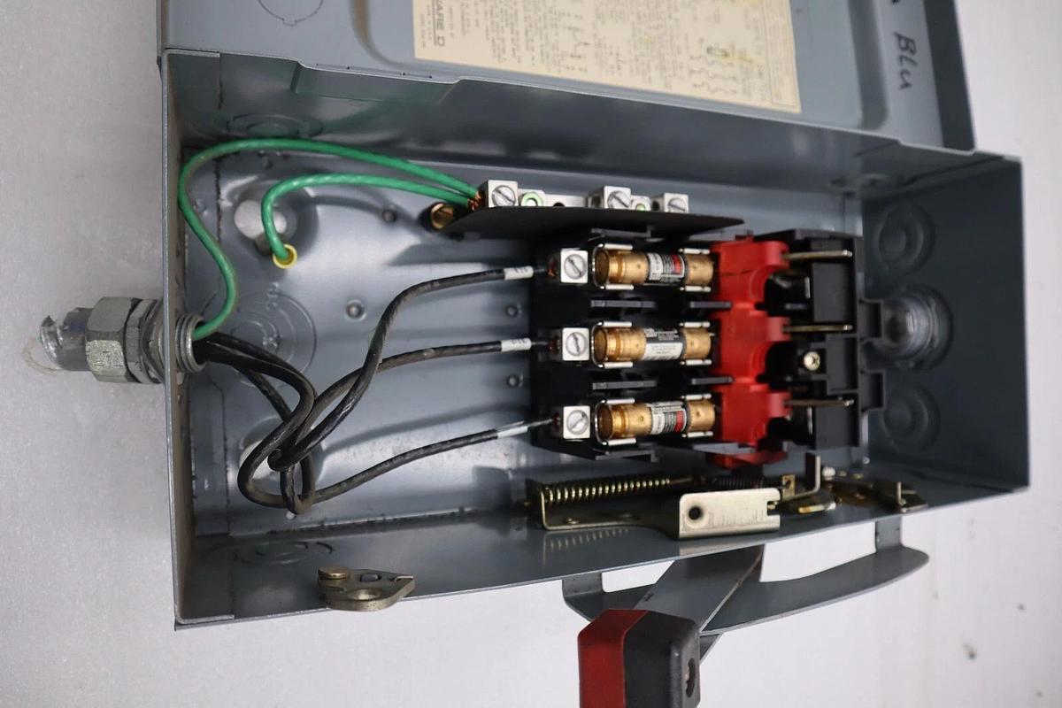 Used Square D H321N Heavy Duty Safety Switch 30A 3 Pole Fusible UNIT STOCK 4911-A